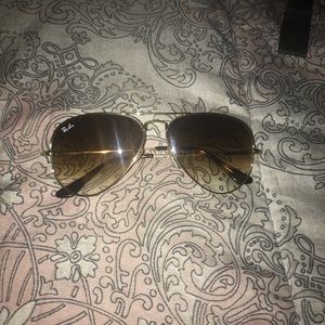 Ray • Ban